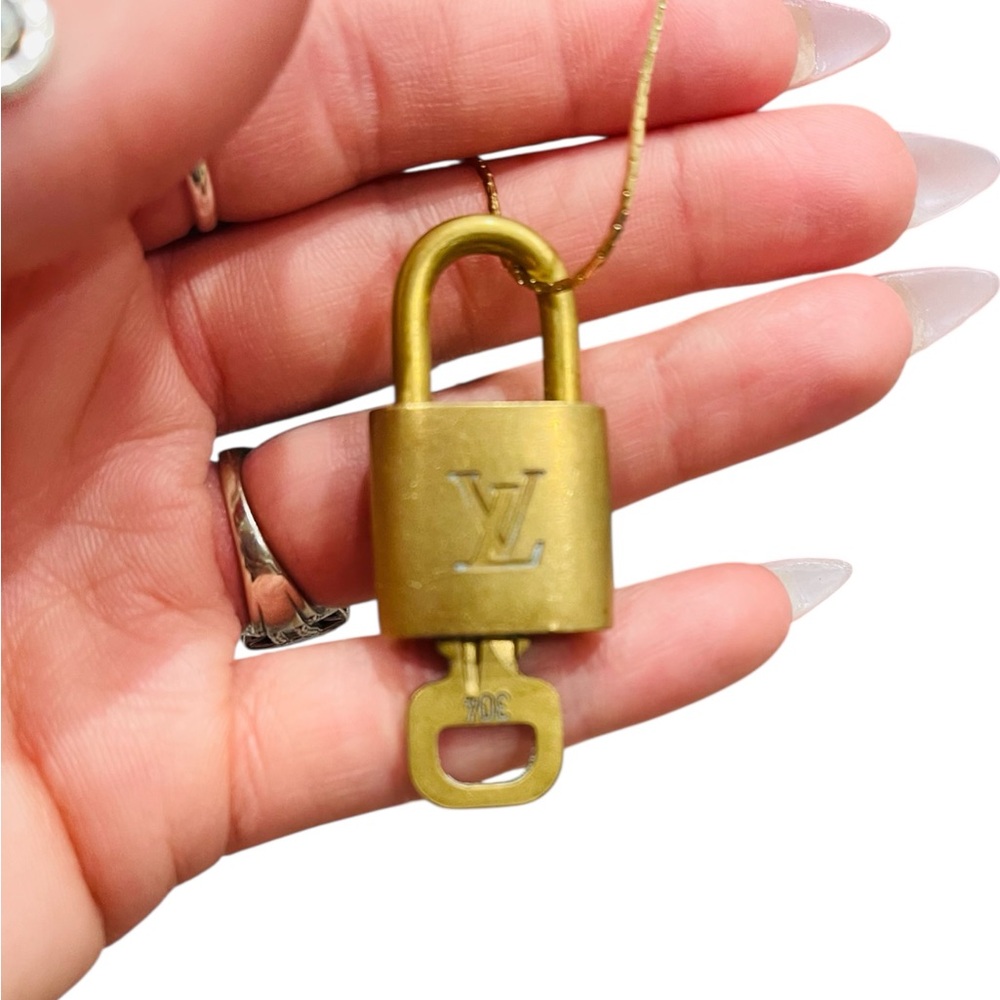 Louis Vuitton Brass Padlock & key #304